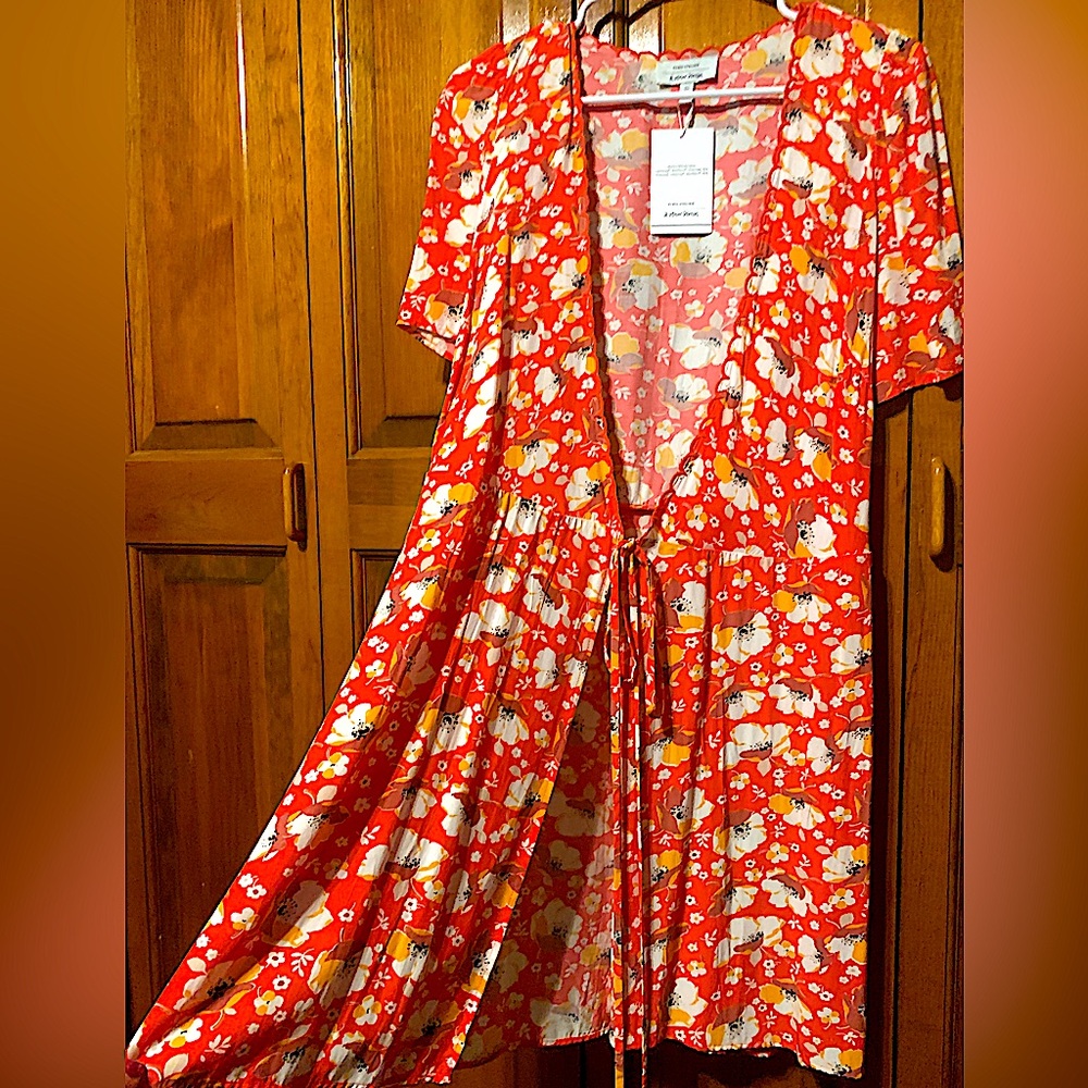 PARIS ATElEIR- lightweight beautiful material; perfect for the beach , FREE GIFT
